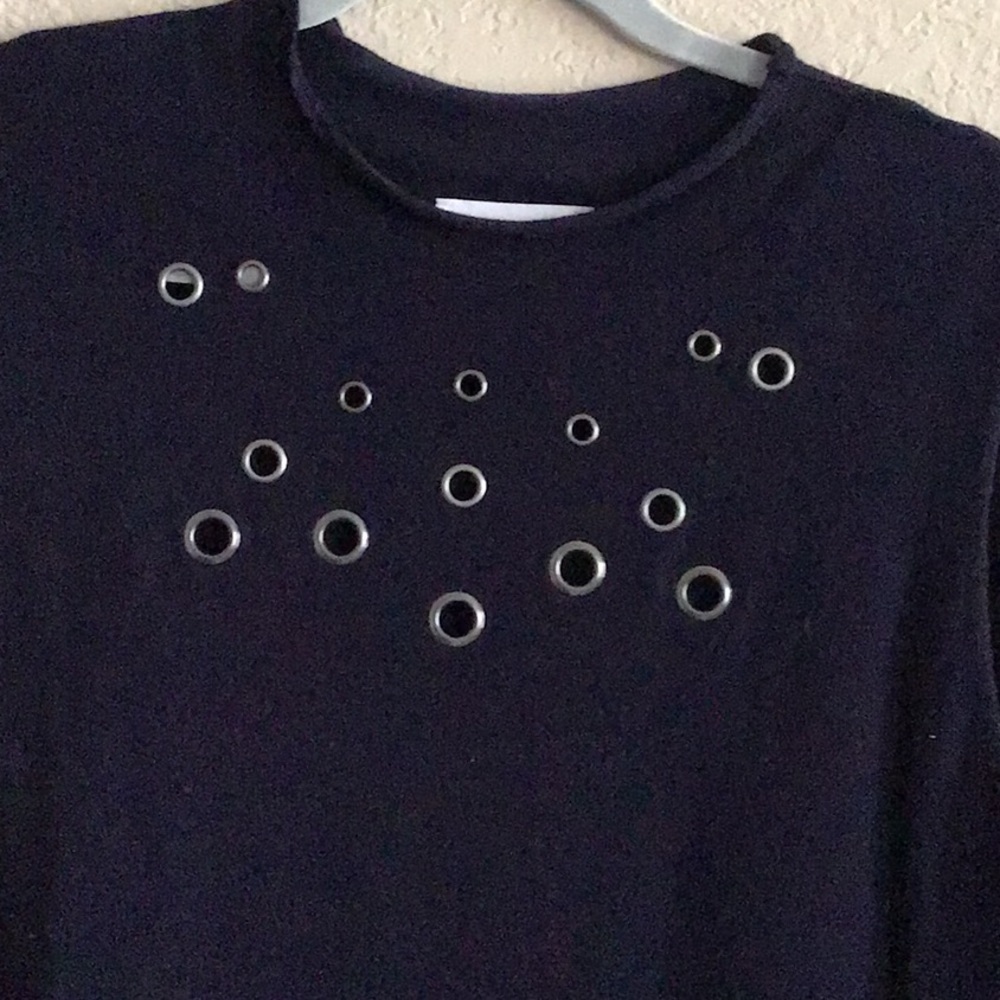 CUTE LAYERING SLEEVELESS NAVY TOP WITH GROMMET DETAILS, XL - Picture 2 of 5